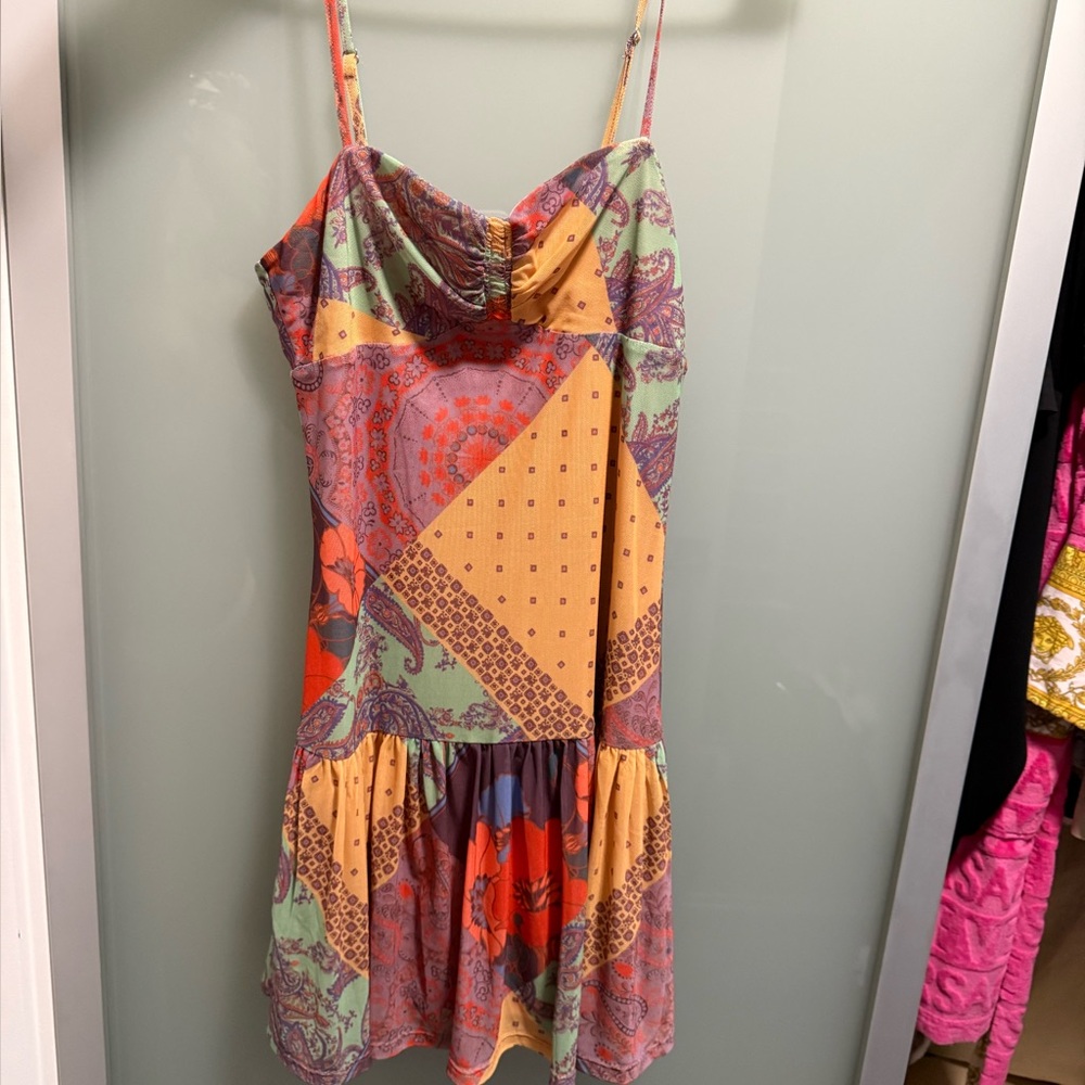 Pattern Dress - Picture 2 of 3